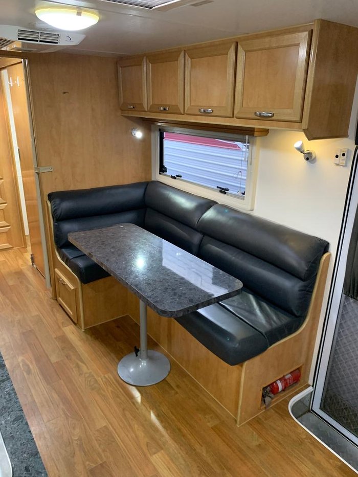 2013 Safari Caravans Legacy 226 Family Van