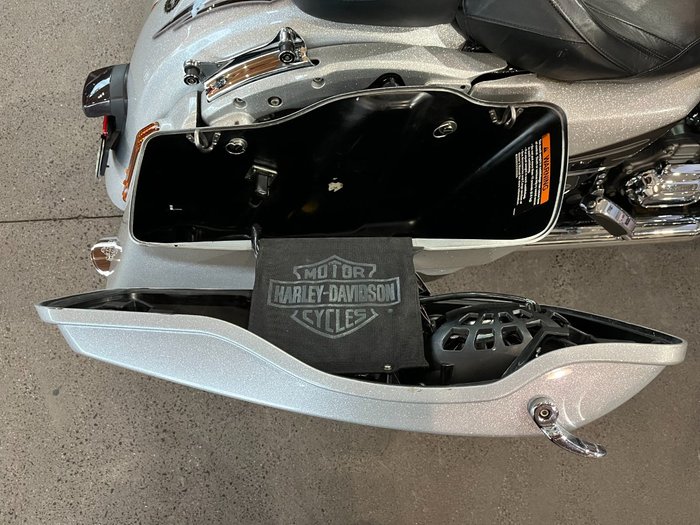 2015 Harley-davidson 2015 HARLEY DAVIDSON 1700CC FLHXSE CVO STREET GLIDE MERCURY / SMOKY QUARTZ