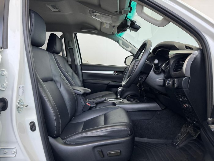 2020 Toyota Hilux SR5