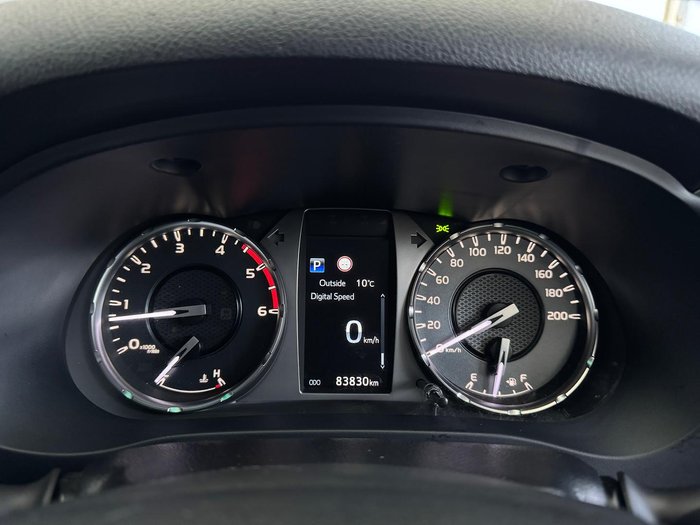 2020 Toyota Hilux SR5