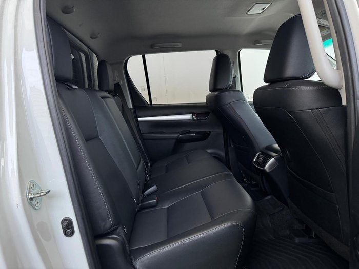 2020 Toyota Hilux SR5
