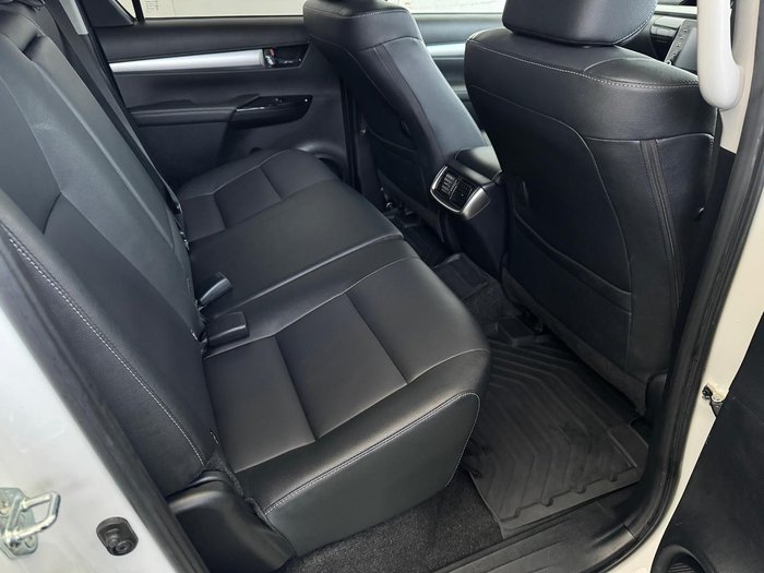 2020 Toyota Hilux SR5