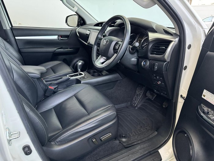 2020 Toyota Hilux SR5