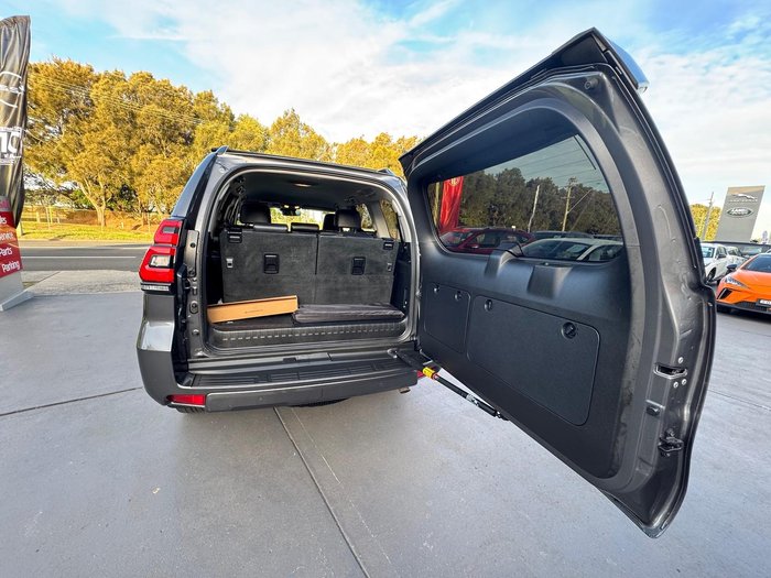 2023 Toyota Landcruiser Prado VX