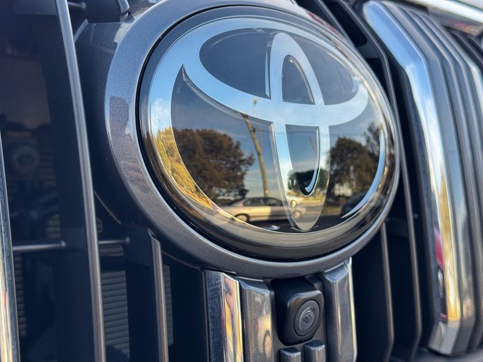 2023 Toyota Landcruiser Prado VX