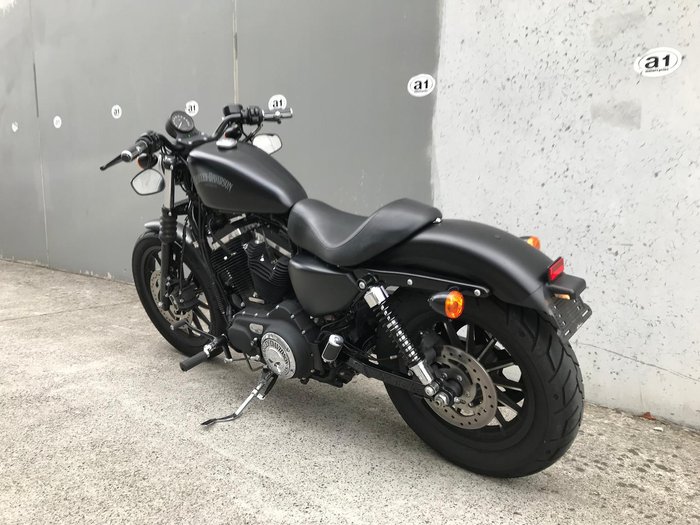 2015 Harley-Davidson Iron 883 (XL883N)