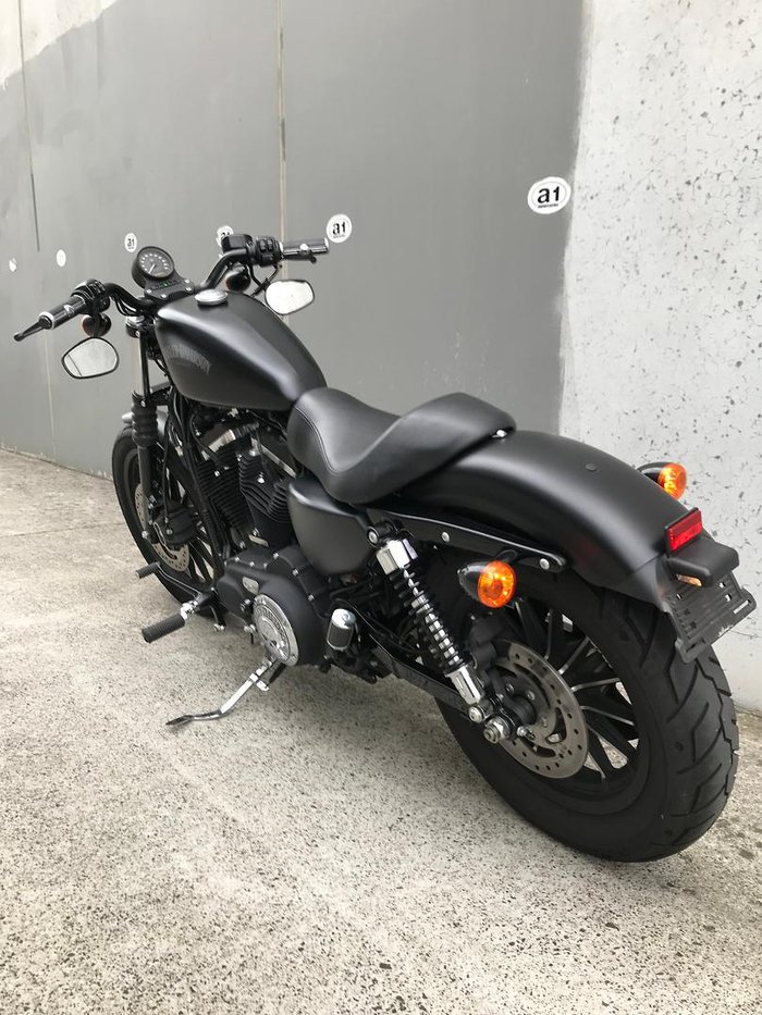 2015 Harley-Davidson Iron 883 (XL883N) 