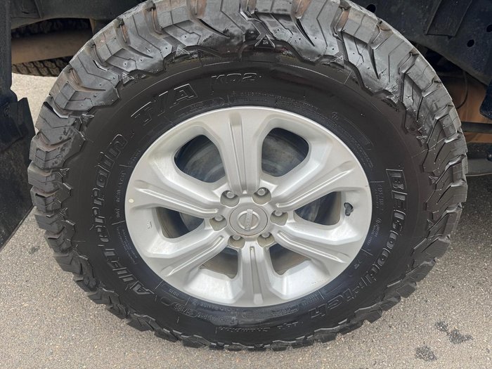 2020 Nissan Navara ST