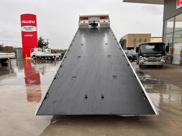 2025 Isuzu F Series FYJ300-350