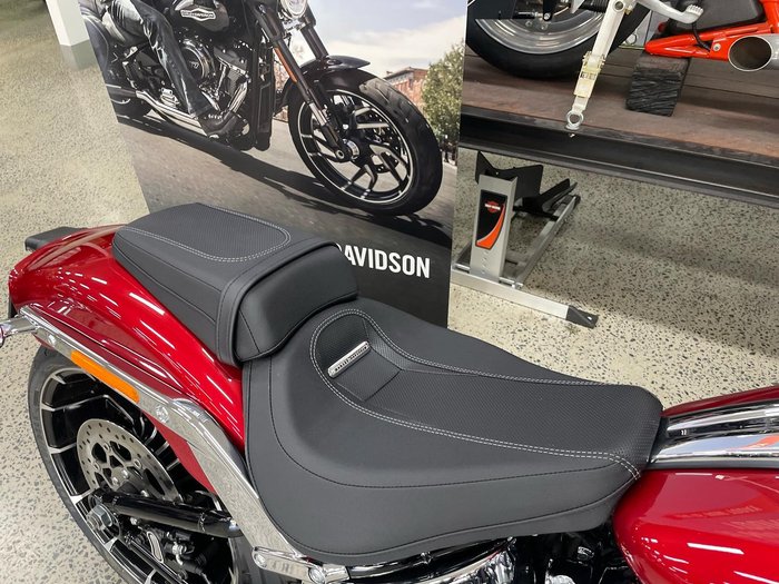 2025 Harley-Davidson Breakout 117 (FXBR) Softail Red