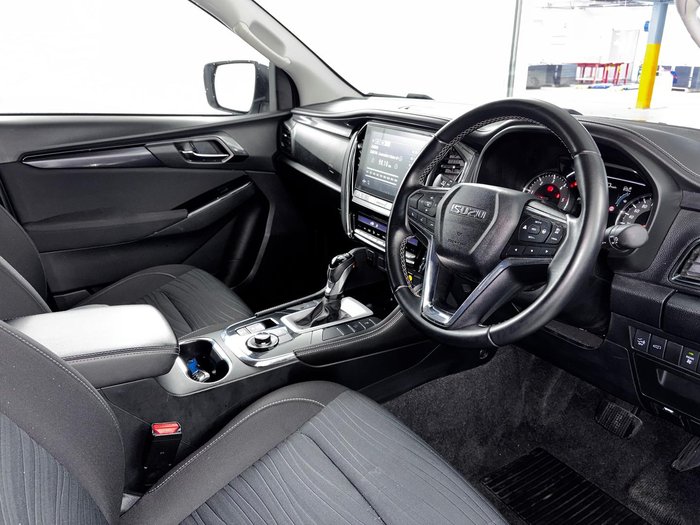 2023 Isuzu MU-X LS-U