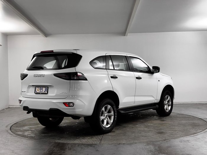2023 Isuzu MU-X LS-M
