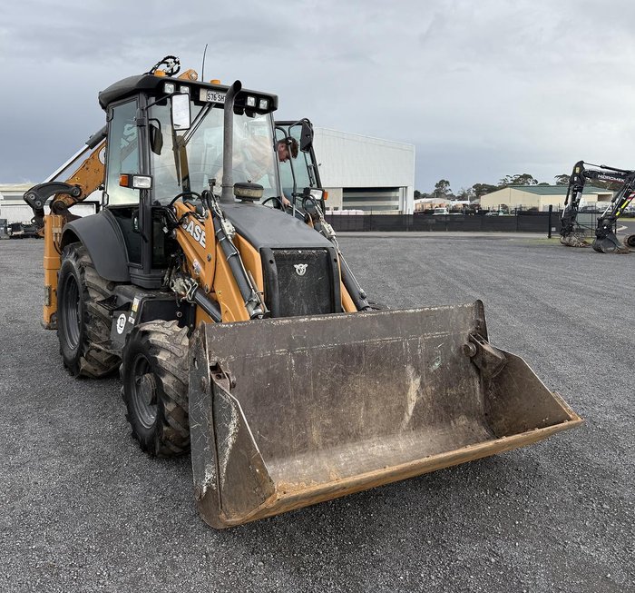 2019 CASE 580St Yellow