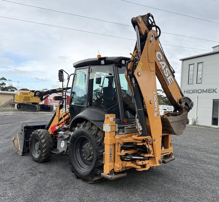 2019 CASE 580St Yellow