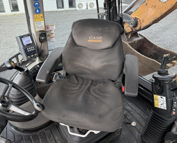 2019 CASE 580St Yellow