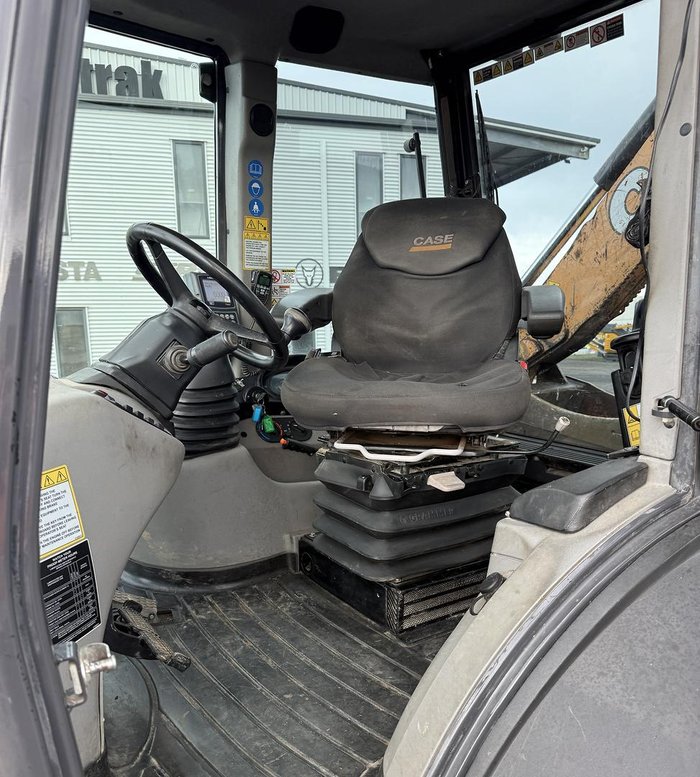 2019 CASE 580St Yellow