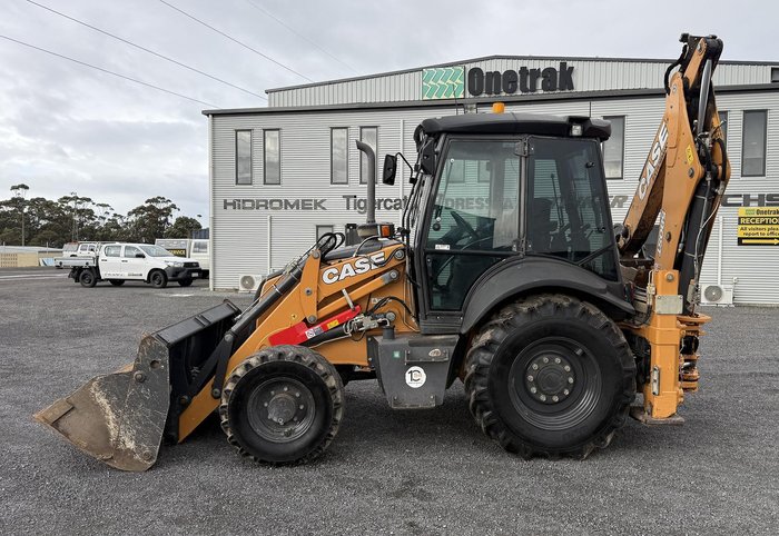 2019 CASE 580St Yellow