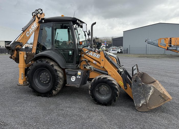 2019 CASE 580St Yellow