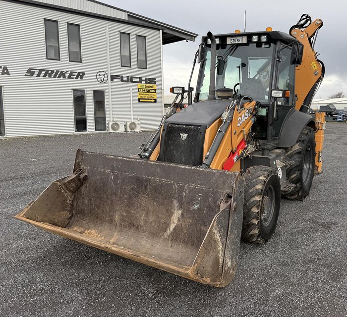 2019 CASE 580St Yellow