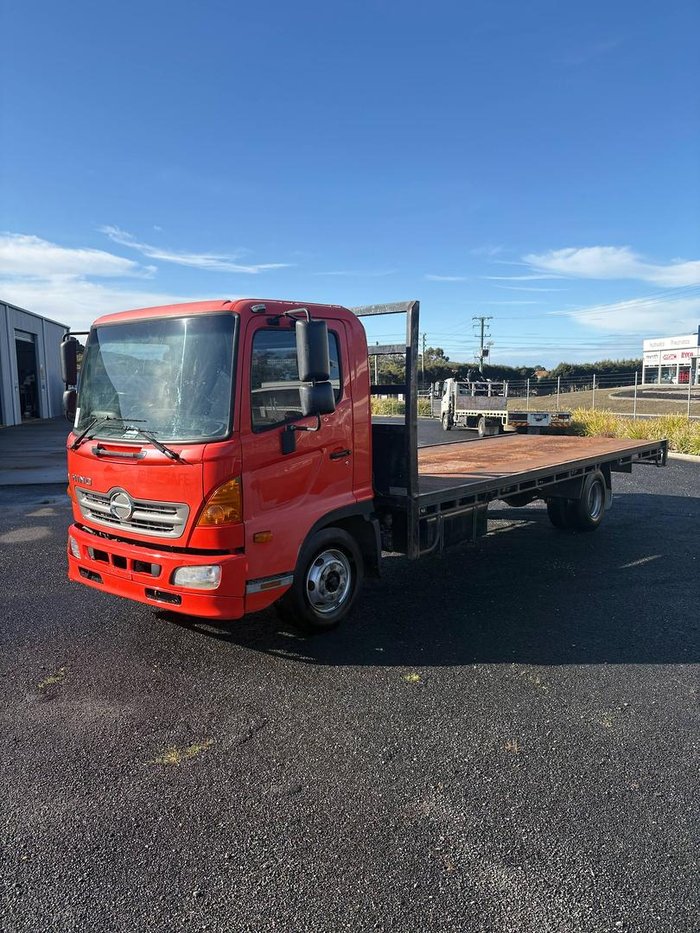 2015 Hino Fc7j White