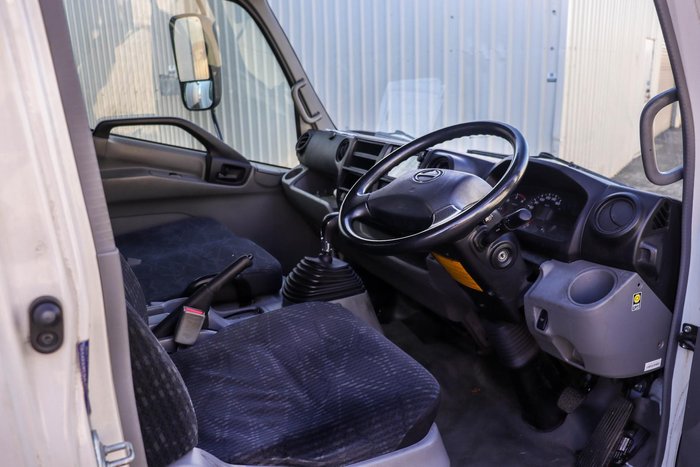 2018 Hino 300 917 At Ev Pantech White