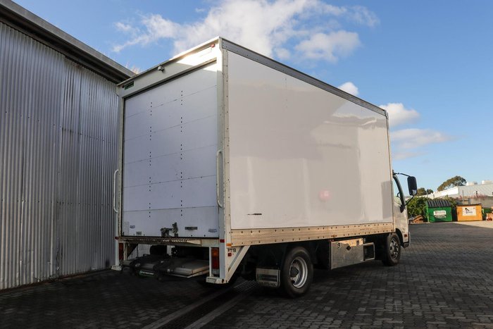 2018 Hino 300 917 At Ev Pantech White