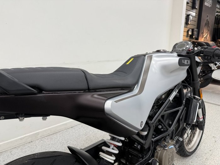 2021 HUSQVARNA VITPILEN 401 grey