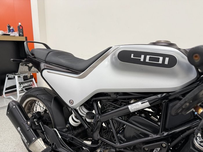 2021 HUSQVARNA VITPILEN 401 grey