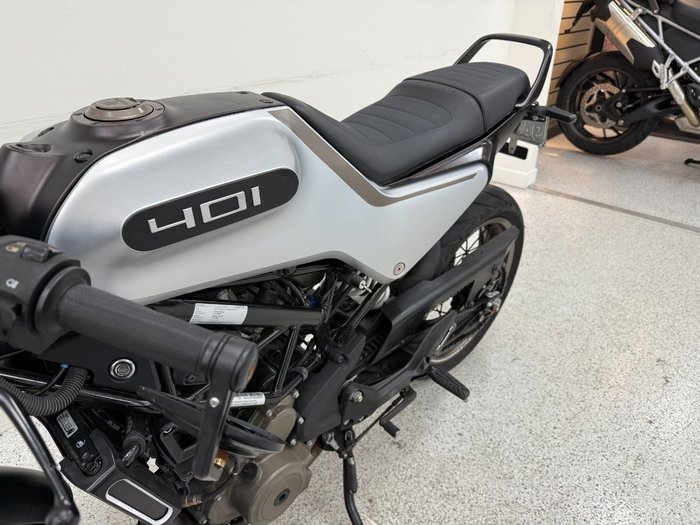 2021 HUSQVARNA VITPILEN 401 grey