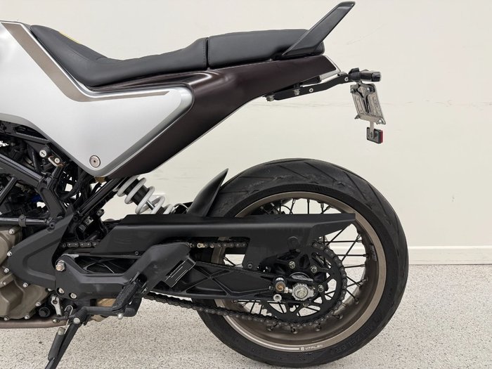 2021 HUSQVARNA VITPILEN 401 grey