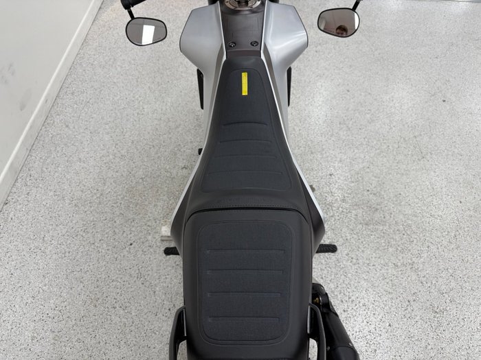 2021 HUSQVARNA VITPILEN 401 grey