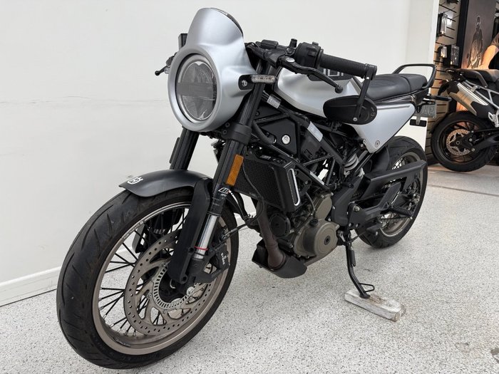 2021 HUSQVARNA VITPILEN 401 grey