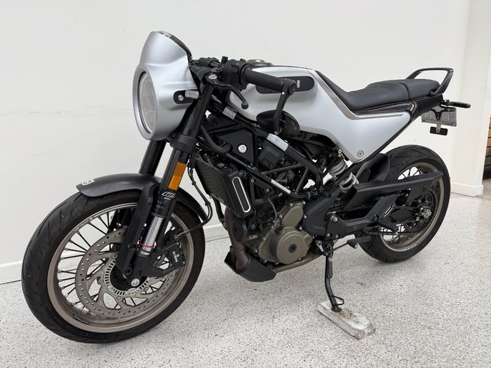2021 HUSQVARNA VITPILEN 401 grey