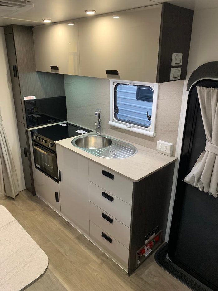 2022 Jayco Journey 19.61-3