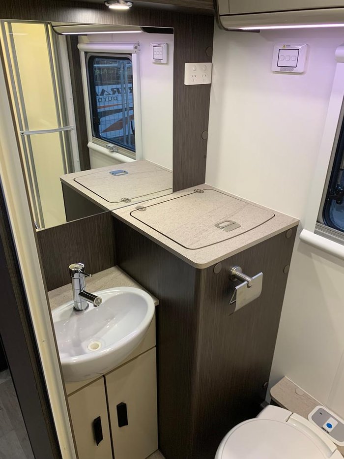 2022 Jayco Journey 19.61-3