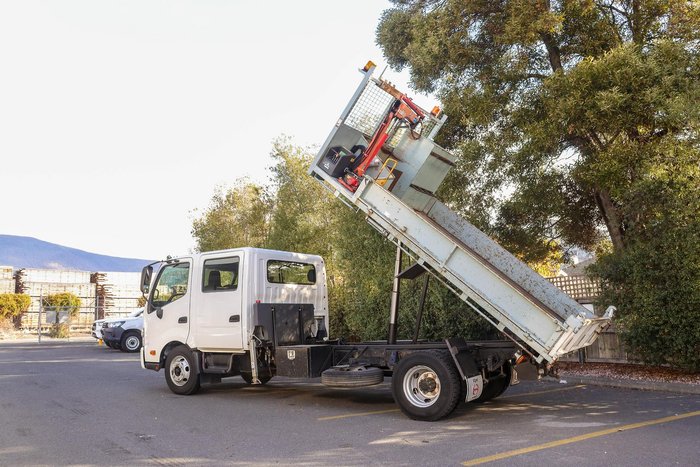 2015 Hino 300 917 Crew Cab Tipper White