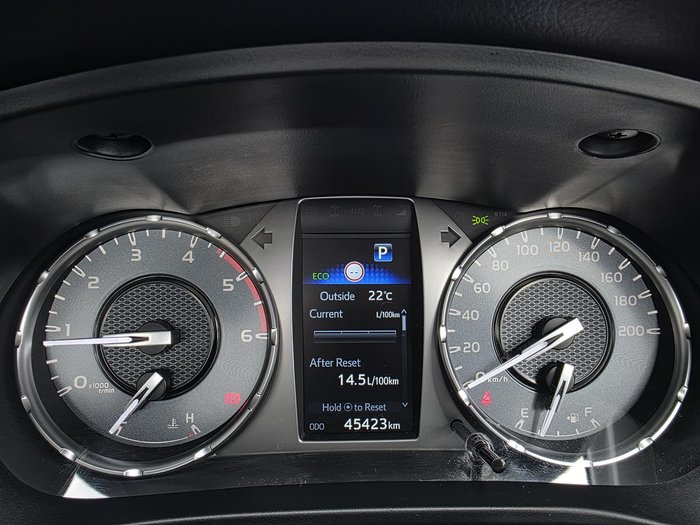 2023 Toyota Hilux SR