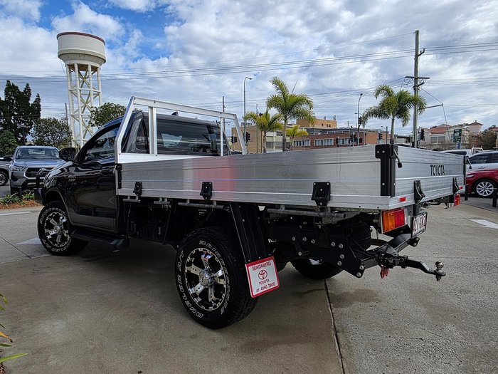 2023 Toyota Hilux SR