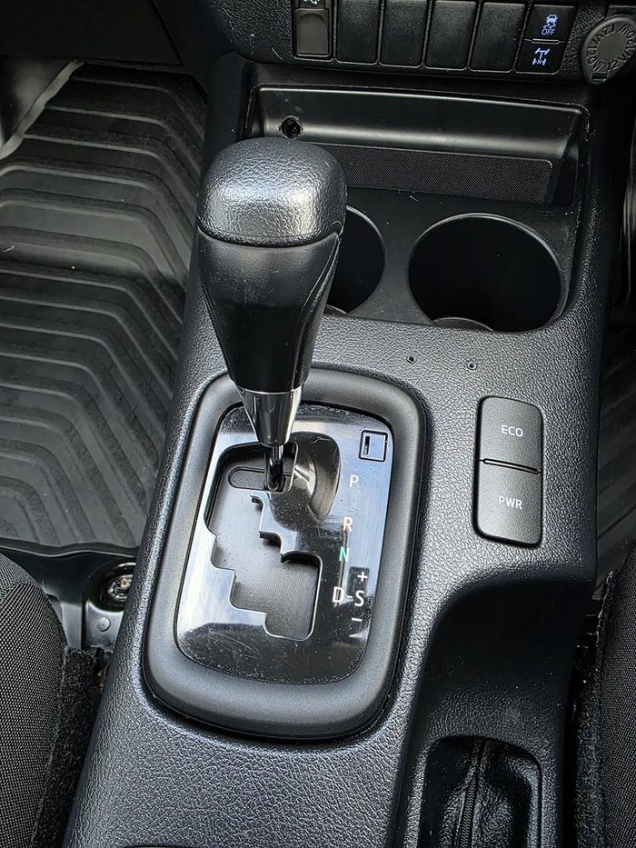 2023 Toyota Hilux SR