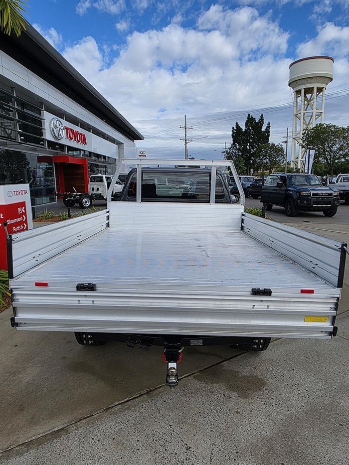 2023 Toyota Hilux SR