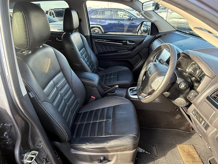 2020 Isuzu MU-X LS-T