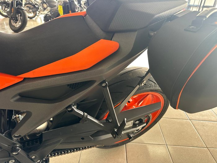 2024 KTM 990 Duke Duke Orange