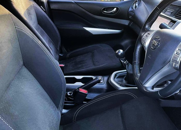 2020 Nissan Navara ST
