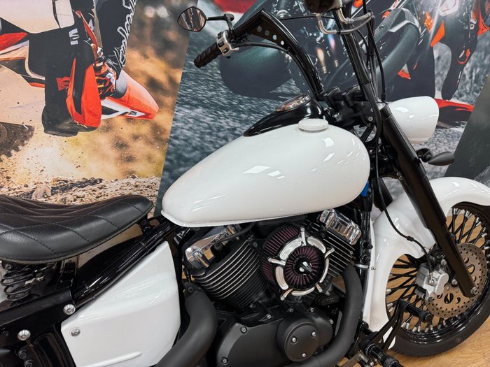 2018 Yamaha XVS650 V-STAR CUSTOM PEARL WHITE