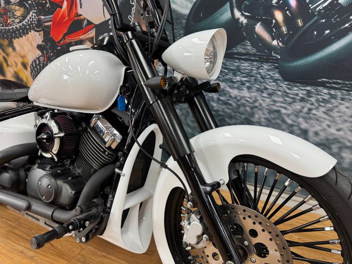 2018 Yamaha XVS650 V-STAR CUSTOM PEARL WHITE