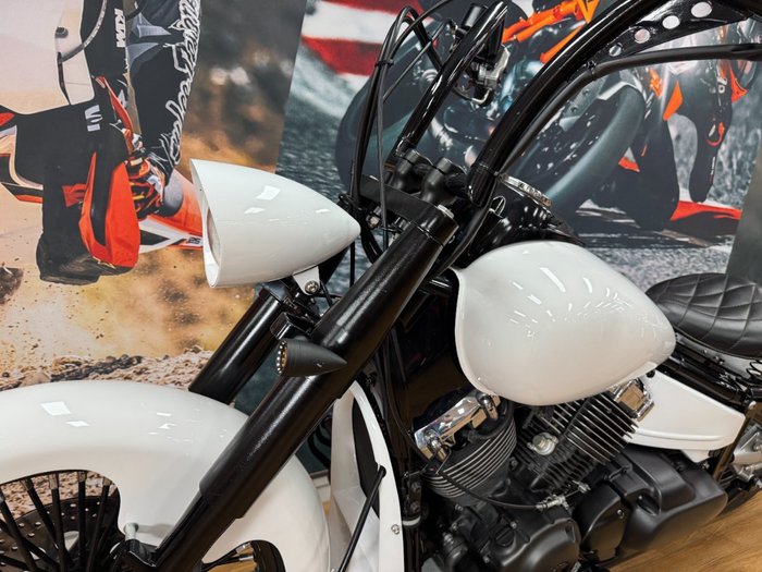 2018 Yamaha XVS650 V-STAR CUSTOM PEARL WHITE