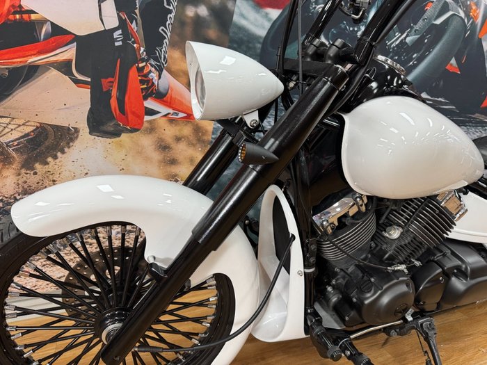 2018 Yamaha XVS650 V-STAR CUSTOM PEARL WHITE