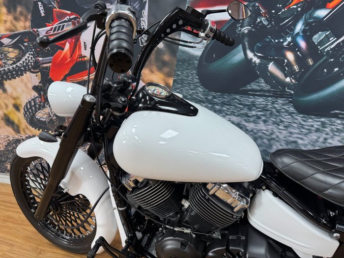 2018 Yamaha XVS650 V-STAR CUSTOM PEARL WHITE