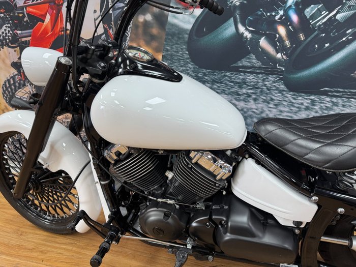 2018 Yamaha XVS650 V-STAR CUSTOM PEARL WHITE