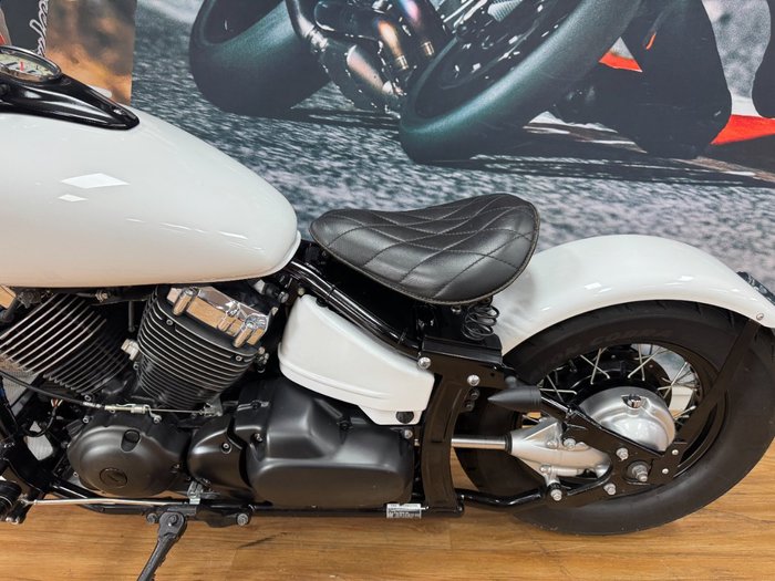 2018 Yamaha XVS650 V-STAR CUSTOM PEARL WHITE